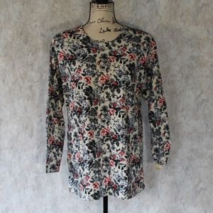 Long and Loose-Fitting Floral Top - Small